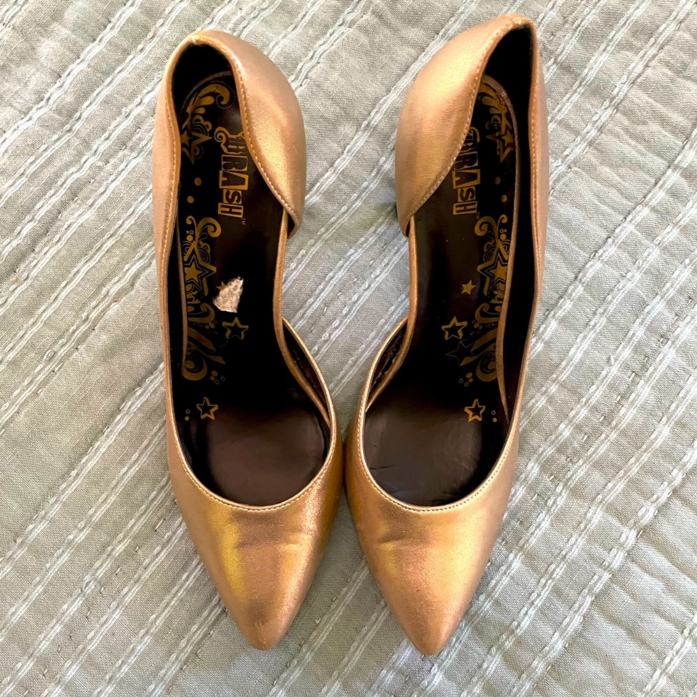 CLOSET CLOSING! 
Gold Heels